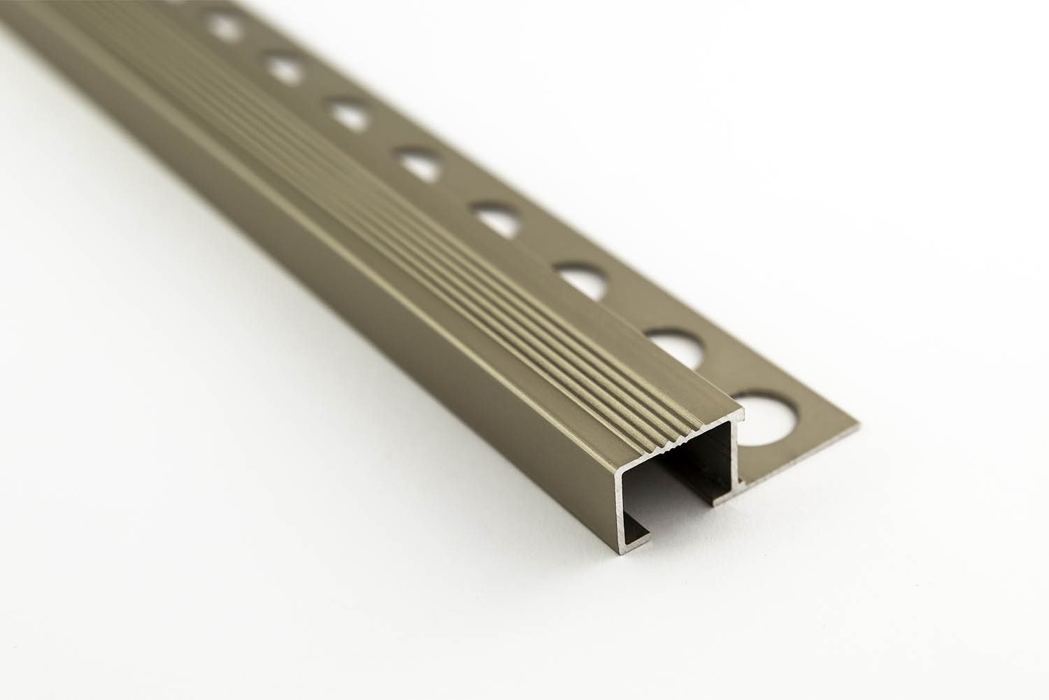 Nez de Marche d’Escalier en Alu 14×20,5x13mm Inox 0PAININ
